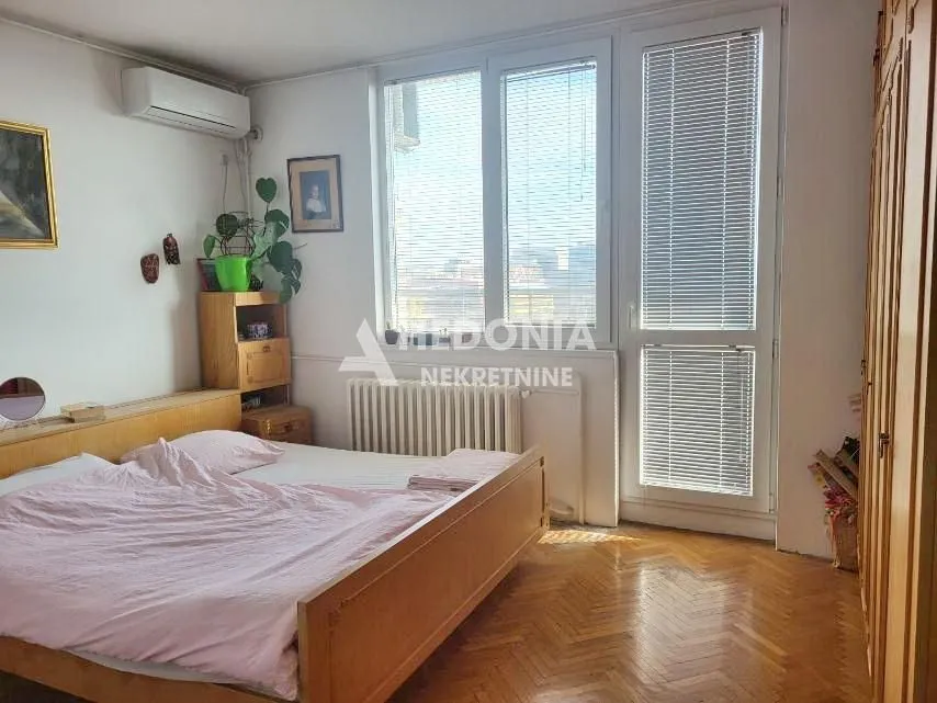 Sale, two bedroom apartment, 77m², Novi Beograd Blok 1 Fontana, Novi Beograd Sve Podlokacije