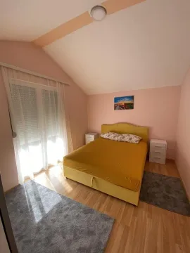 Rent, four bedroom apartment, 175m², Gornja Gorica, Podgorica - image 23