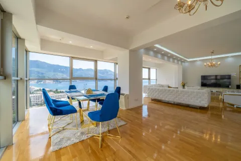 Rent, four bedroom apartment, 130m², Budva, Crna Gora - image 4