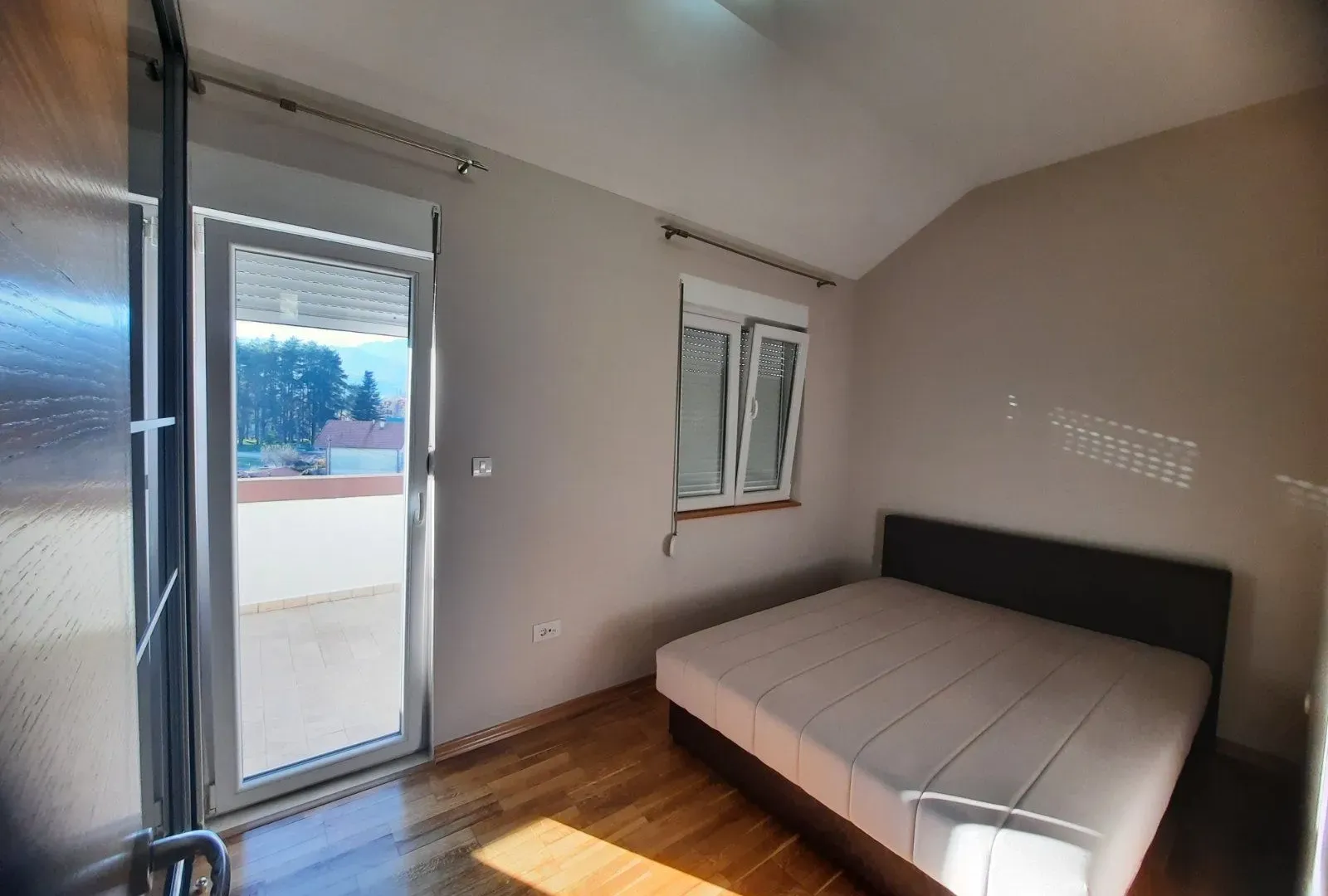 Prodaja, dvosoban stan, 62m², Centar, Cetinje