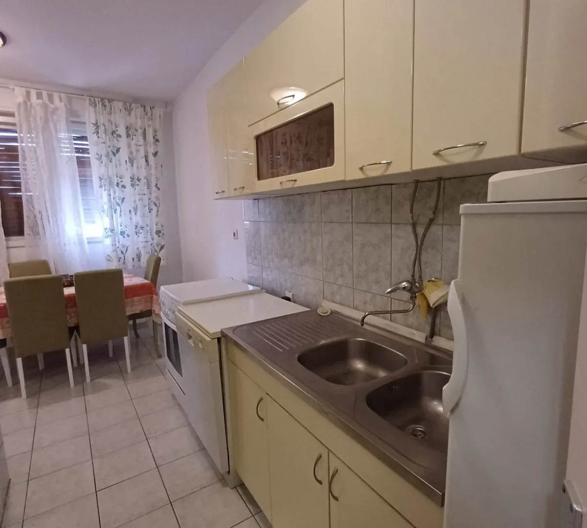Izdavanje, dvosoban stan, 90m², Preko Morače, Podgorica