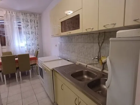 Izdavanje, dvosoban stan, 90m², Preko Morače, Podgorica - image 4