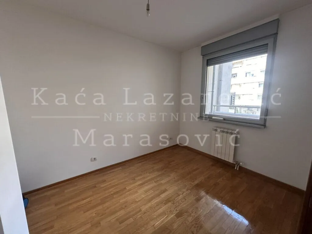 Prodaja, dvosoban stan, 40m², Kluz, Zvezdara Sve Podlokacije
