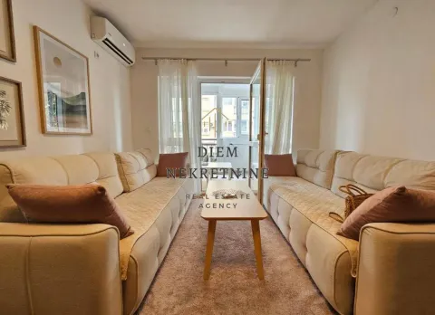 Rent, two bedroom apartment, 70m², Centar, Bar - image 11