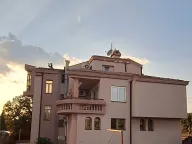 Prodaja, kuća, 450m², Zlatica, Podgorica