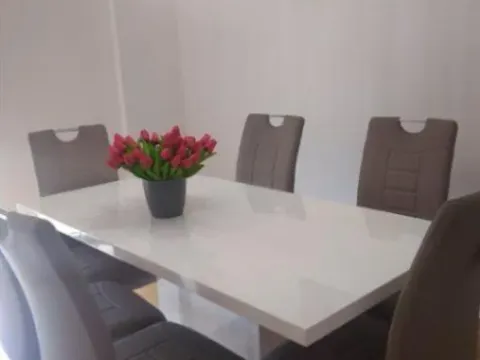 Prodaja, dvosoban stan, 90m2, Lazi, Budva