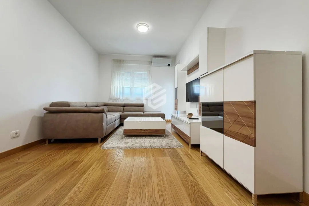Izdavanje, jednosoban stan, 44m², City Kvart, Podgorica