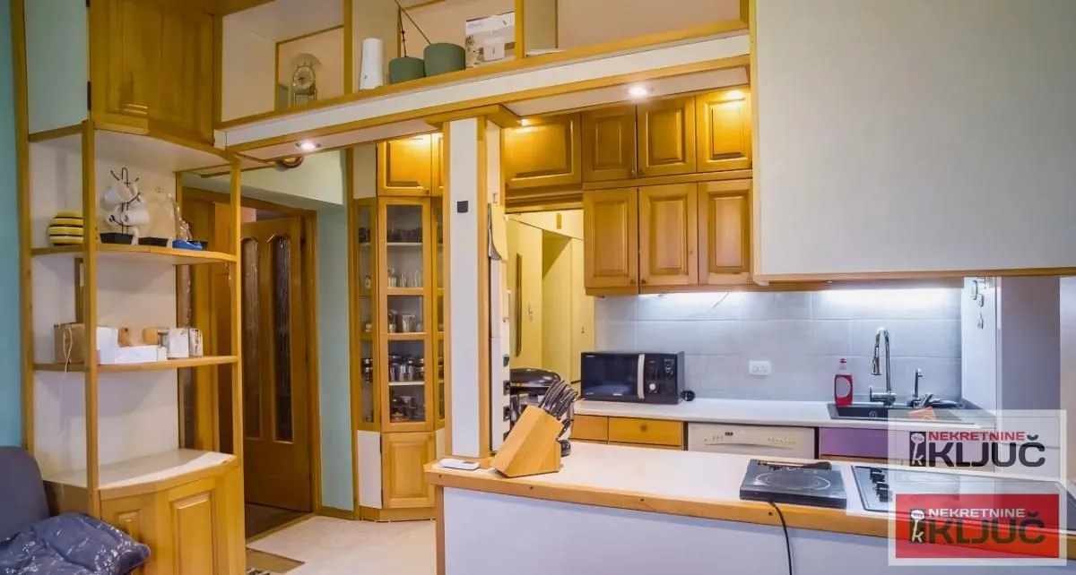 Sale, three bedroom apartment, 65m², Bulevar Oslobodjenja, Novi Sad Sve Podlokacije