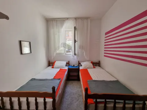 Rent, two bedroom apartment, 52m², Budva, Crna Gora - image 6