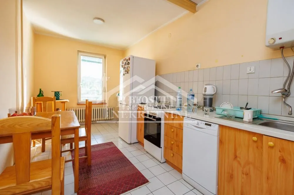 Prodaja, četvorosoban stan, 84m², Gundulićev Venac, Beograd