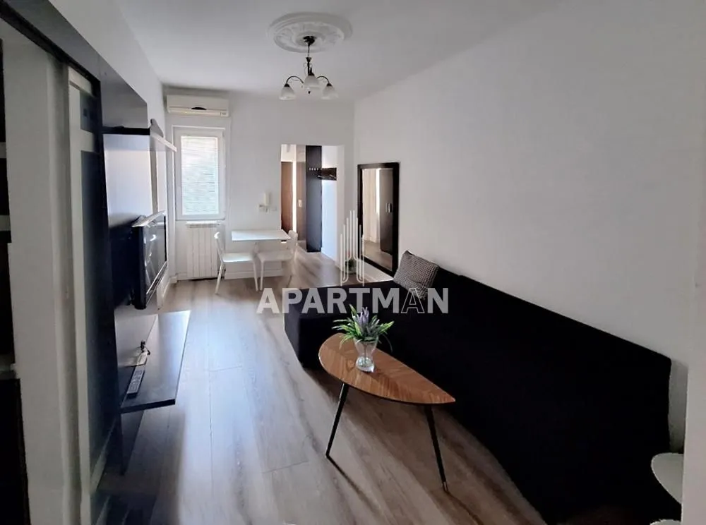 Izdavanje, jednosoban stan, 40m², Poštanska Štedionica, Palilula Sve Podlokacije