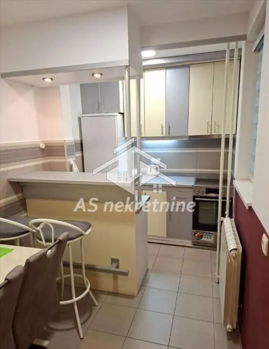 Izdavanje, dvosoban stan, 47m², Slavija, Vračar Sve Podlokacije