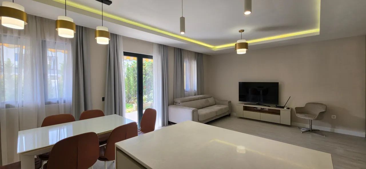 Prodaja, kuća, 176m², Lastva Grbaljska, Kotor