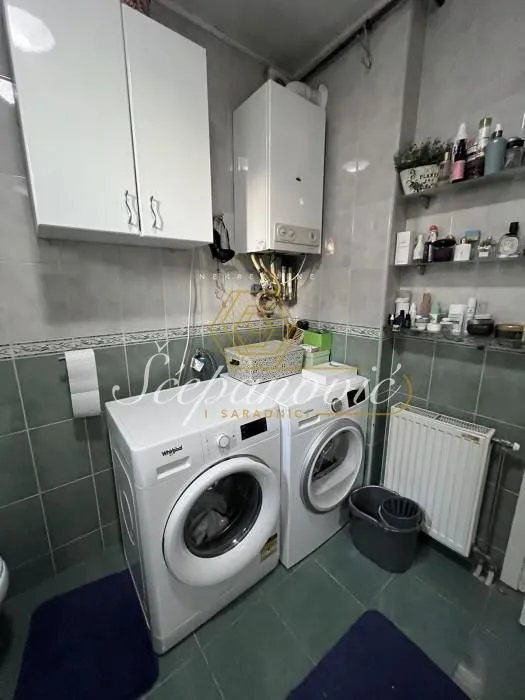 Prodaja, trosoban stan, 75m², Petrovaradin, Novi Sad