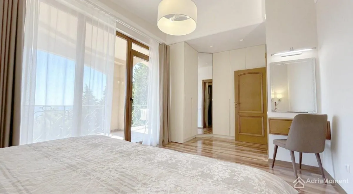 Sale, house, 240m², Šušanj, Bar