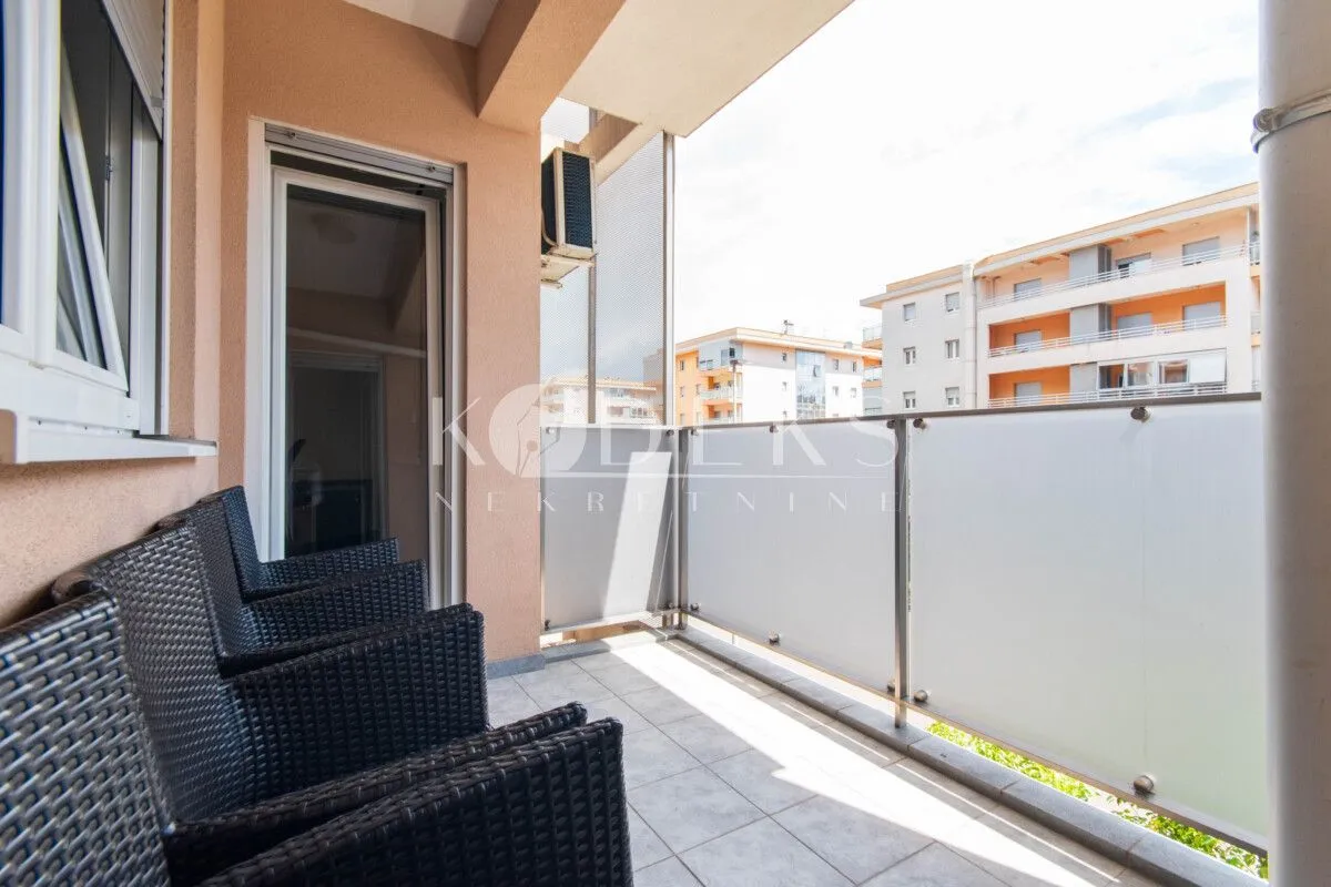 Rent, office space, 71m², City Kvart, Podgorica