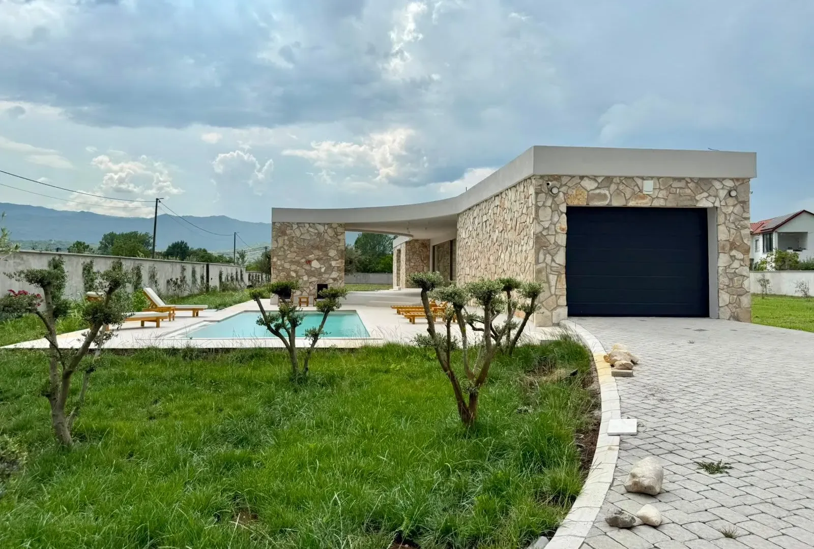 Prodaja, kuća, 296m², Begovina, Danilovgrad