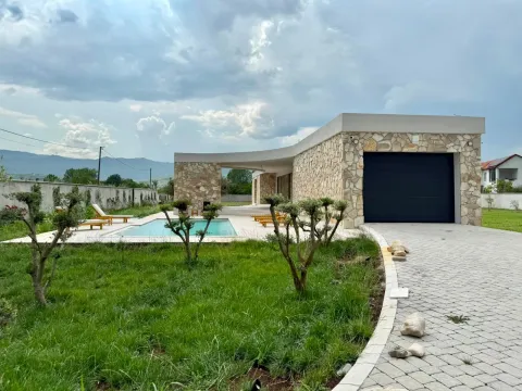 Prodaja, kuća, 296m², Begovina, Danilovgrad - image 13