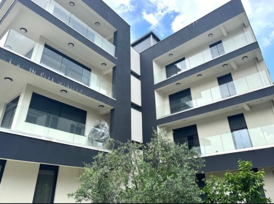 Izdavanje, dvosoban stan, 100m², Dalmatinska ulica, Podgorica