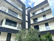 Izdavanje, dvosoban stan, 100m², Dalmatinska ulica, Podgorica - image 1