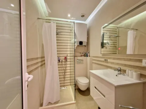 Prodaja, kuća, 250m², Budva, Crna Gora - image 23