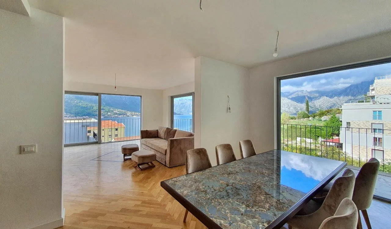 Prodaja, trosoban stan, 208m², Kotor, Crna Gora