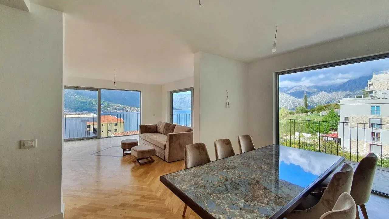 Prodaja, trosoban stan, 208m², Kotor, Crna Gora