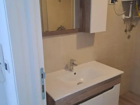 Izdavanje, dvosoban stan, 76m², Vašarište, Kragujevac - image 9