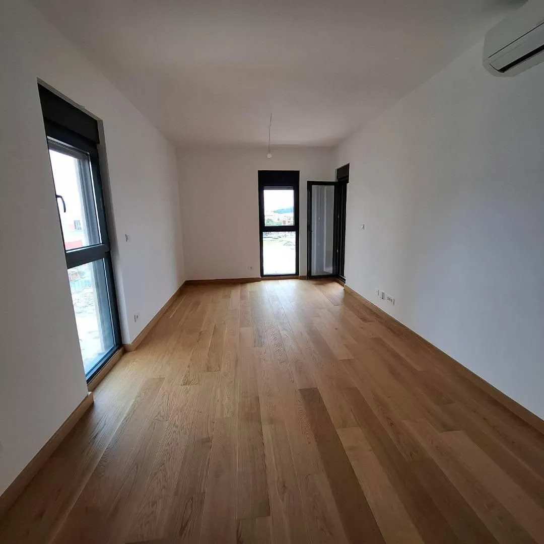 Izdavanje, jednosoban stan, 45m², New City, Podgorica