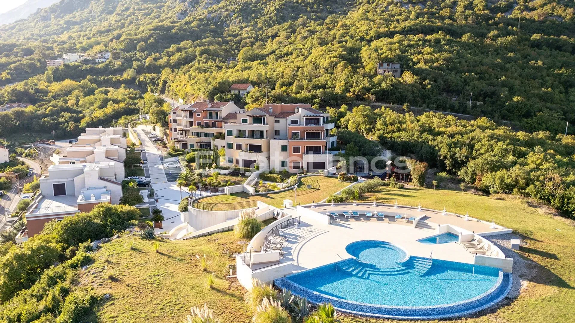 Prodaja, trosoban stan, 97m², Morinj, Kotor