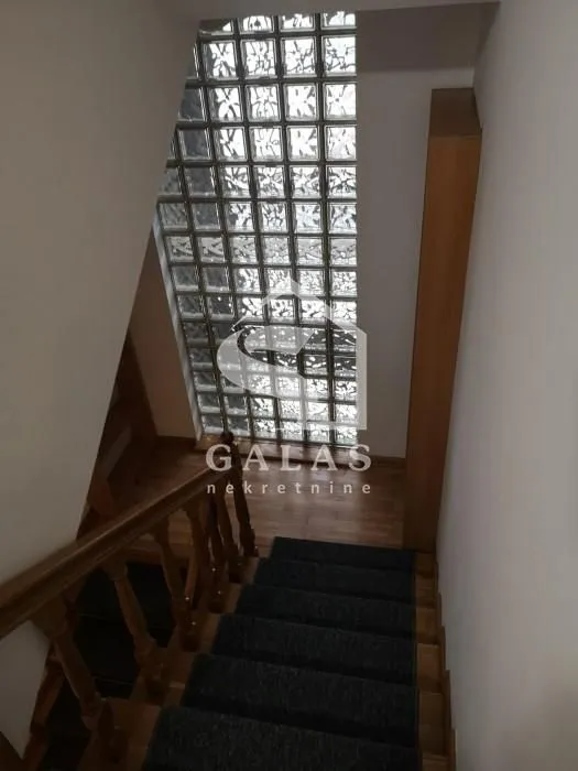 Izdavanje, kuća, 260m², Voždovac Sve Podlokacije, Beograd