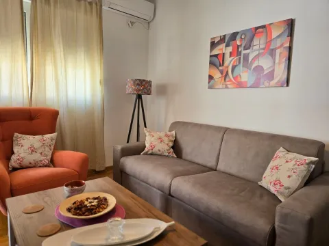 Rent, one bedroom apartment, 47m², Budva, Crna Gora - image 17