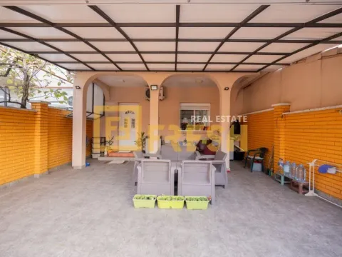 Prodaja, kuća, 140m², Pobrežje, Podgorica - image 13