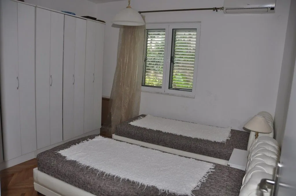 Sale, house, 400m², Dobrota, Kotor