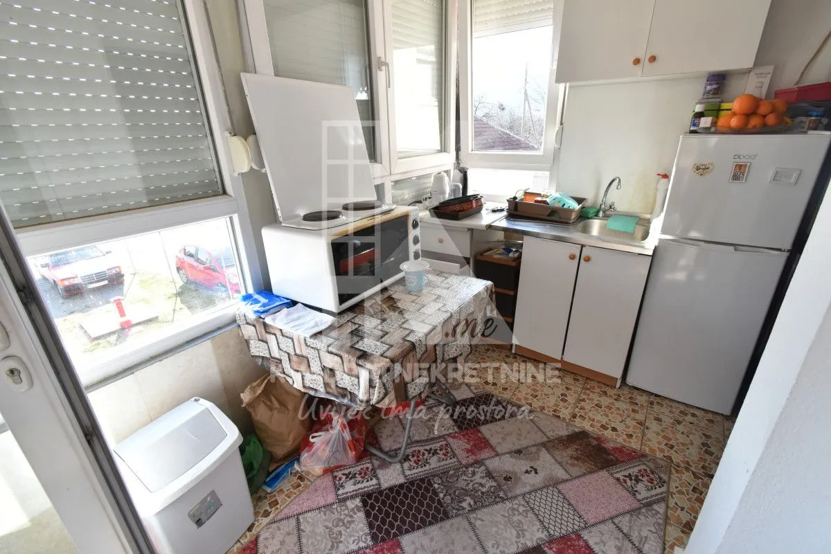 Prodaja, kuća, 500m², Tološi, Podgorica