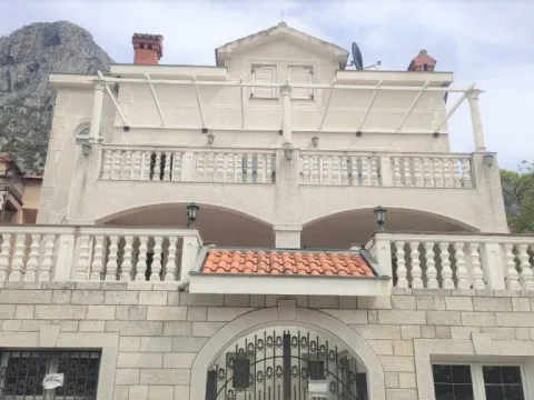 Rent, three bedroom apartment, 130m², Dobrota, Kotor - image 7