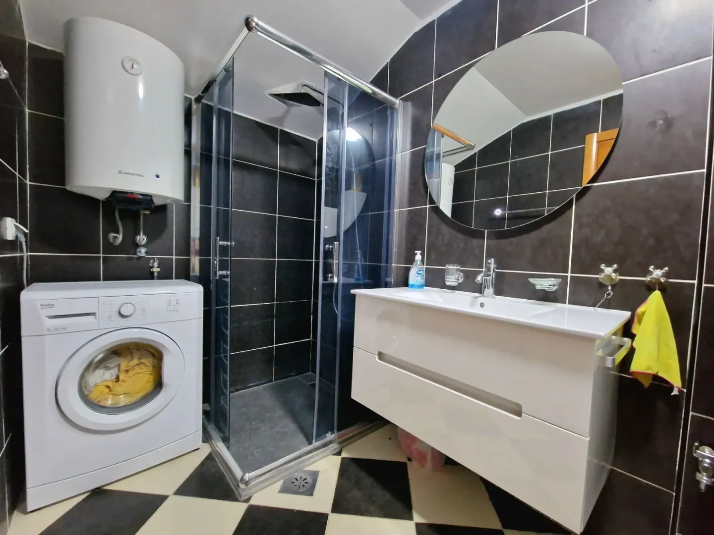 Izdavanje, dvosoban stan, 60m², Budva, Crna Gora