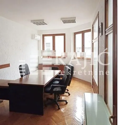 Izdavanje, poslovni prostor, 240m², Kalemegdan, Beograd