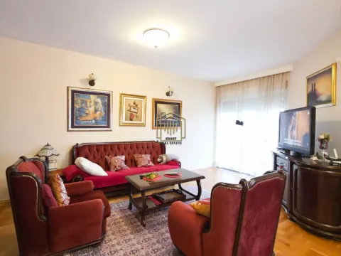 Izdavanje, trosoban stan, 96m², Stari Aerodrom, Podgorica - image 4