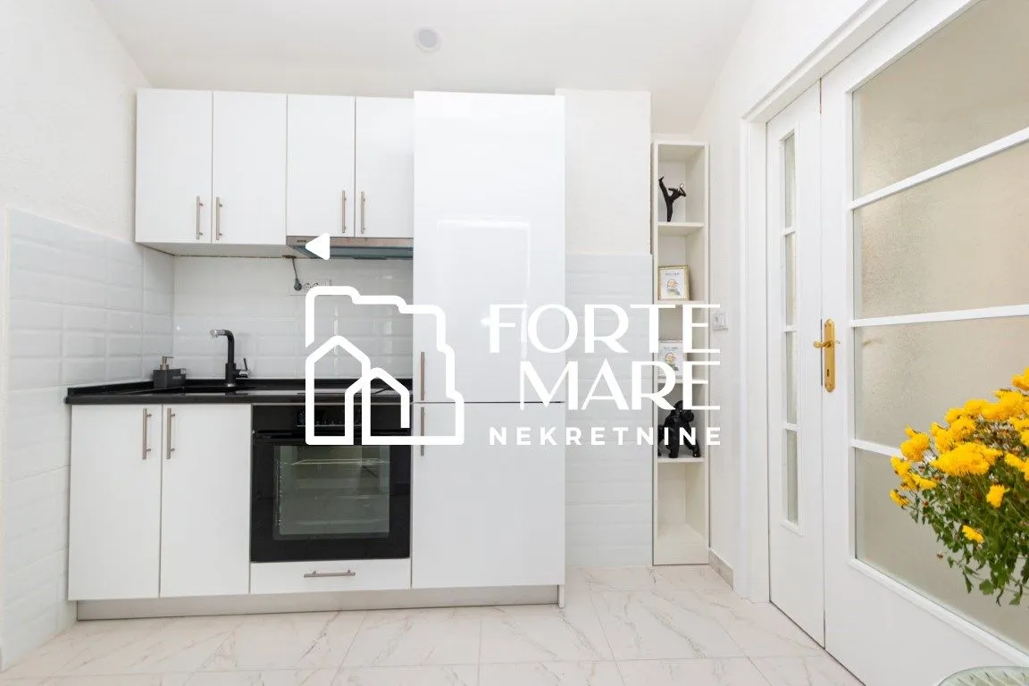 Prodaja, dvosoban stan, 98m², Igalo, Herceg Novi