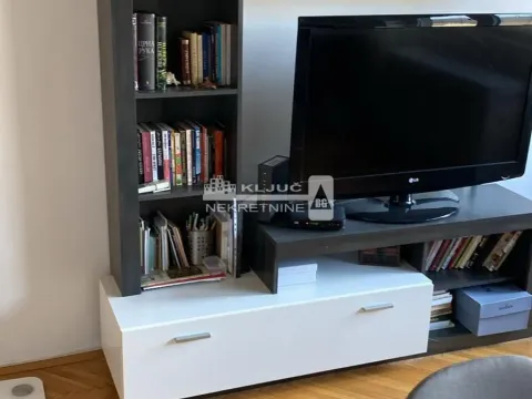 Sale, two bedroom apartment, 52m², Južni Bulevar, Vračar Sve Podlokacije - image 2