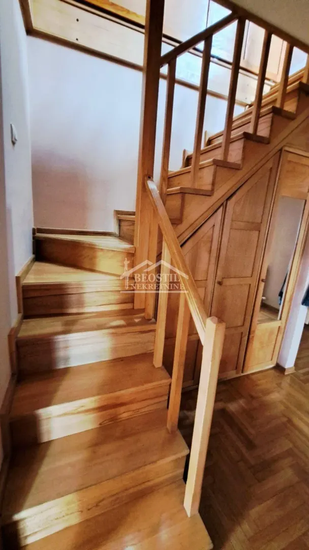 Prodaja, četvorosoban stan, 89m², Čukarica, Beograd