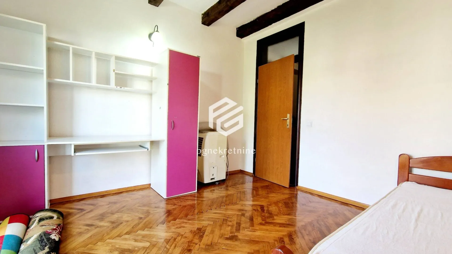 Izdavanje, kuća, 250m², Stari Aerodrom, Podgorica