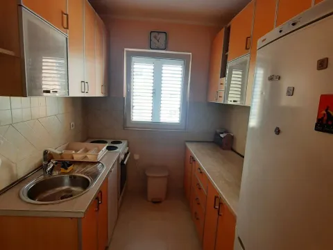 Rent, two bedroom apartment, 70m², Budva, Crna Gora - image 16