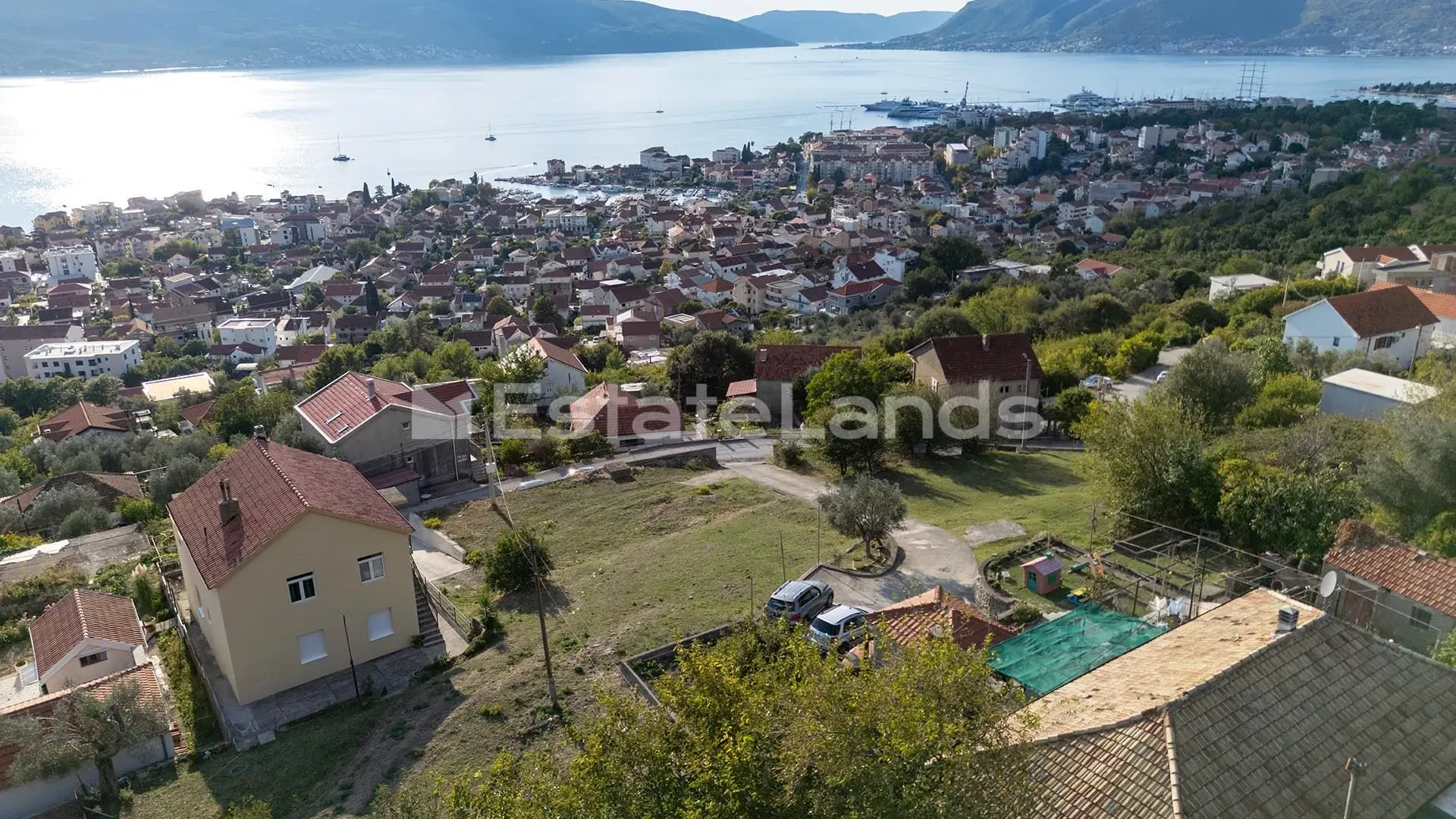 Prodaja, plac, 1113m², Tivat, Crna Gora