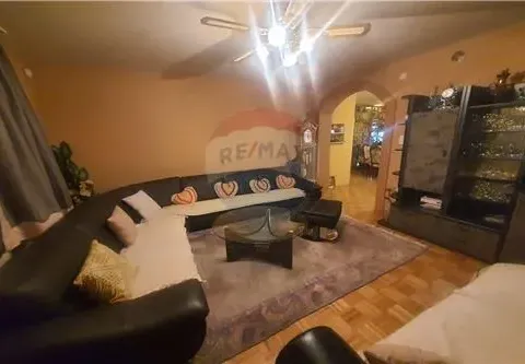 Prodaja, kuća, 696m², Zlatica, Podgorica - image 46