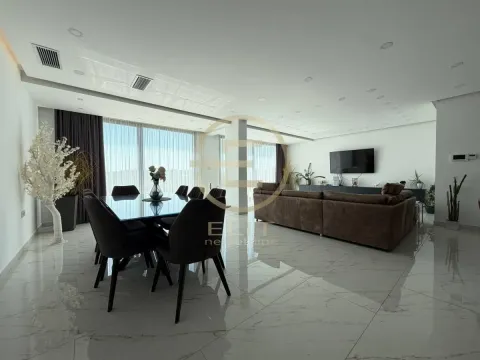 Prodaja, kuća, 173m², Sremska Kamenica, Petrovaradin - image 1
