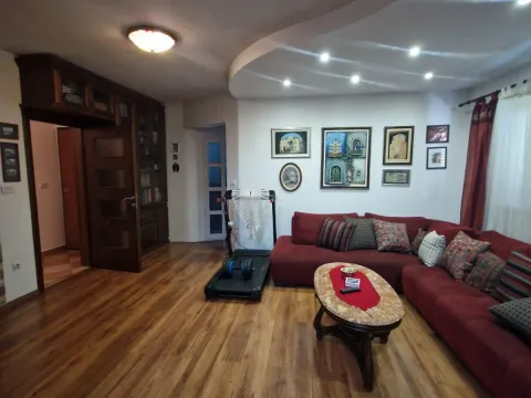 Izdavanje, kuća, 94m², Murtovina, Podgorica - image 14