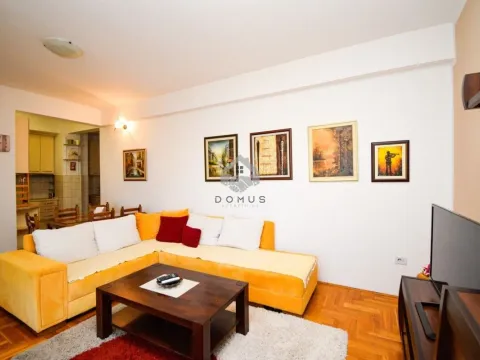 Prodaja, jednosoban stan, 57m², Krivi Most, Podgorica - image 1