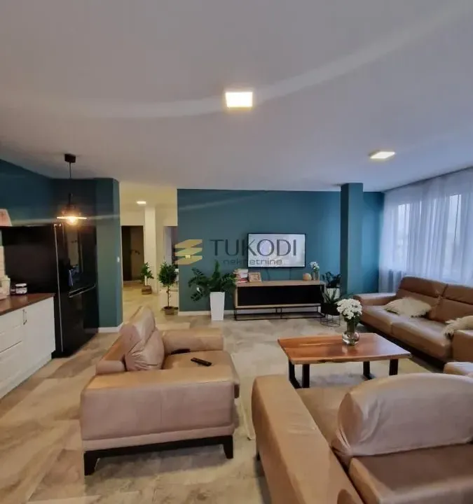 Sale, four bedroom apartment, 146m², Telep, Novi Sad Sve Podlokacije